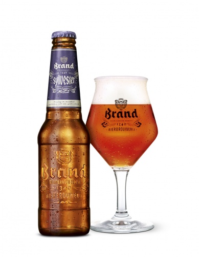 Brand Sylvester - speciaal bierDe zoetkruidige smaak maakt Brand Sylvester onweerstaanbaar tijdens de donkere wintermaanden. Exclusief geselecteerde mouten geven dit bier zijn rijke aroma en robijnrode kleur.